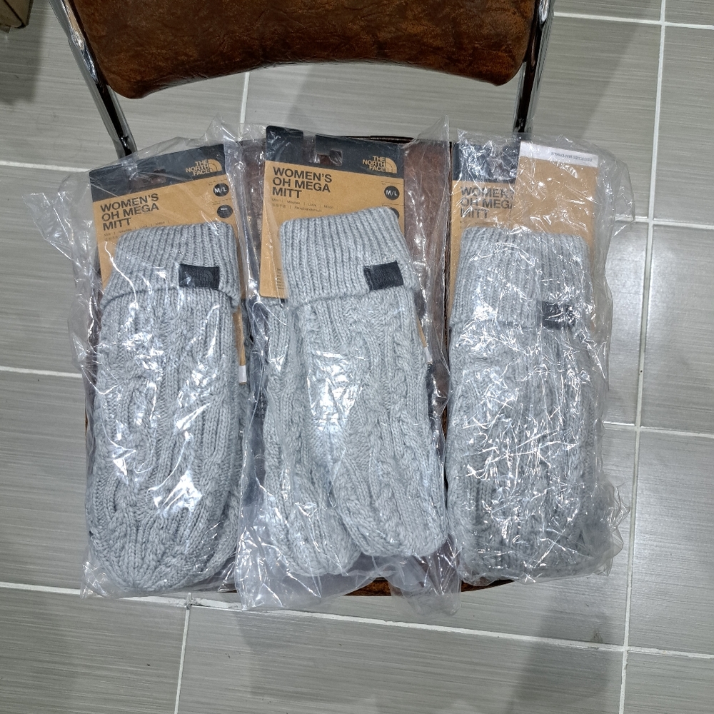 The North Face Women's size"M/L" gloves